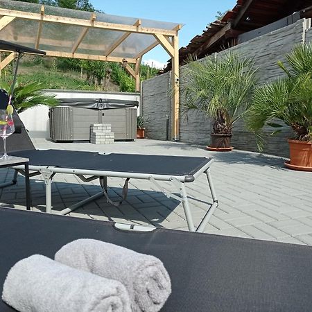 Apartamento Sklípek Emilka Mutěnice Exterior foto